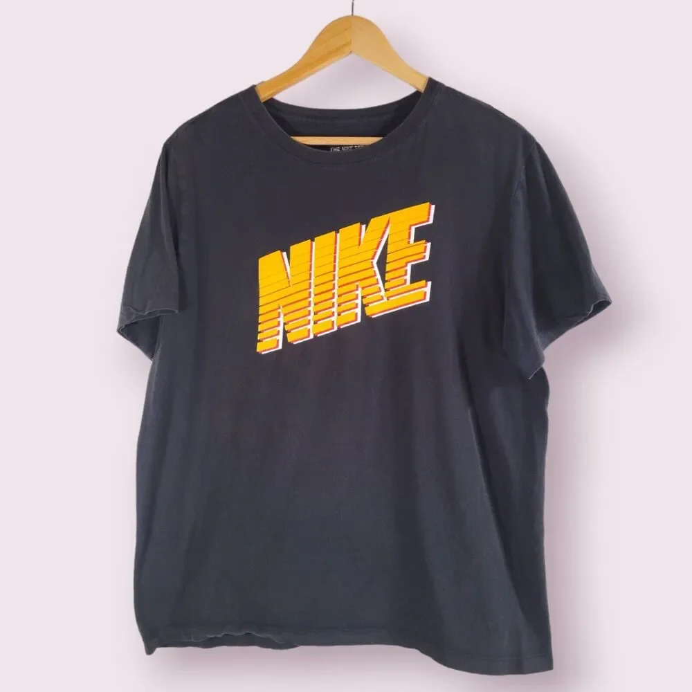 NIKE Men's Black Graphic Print T-Shirt Size L Logo Cotton Crew Neck TEE Retro